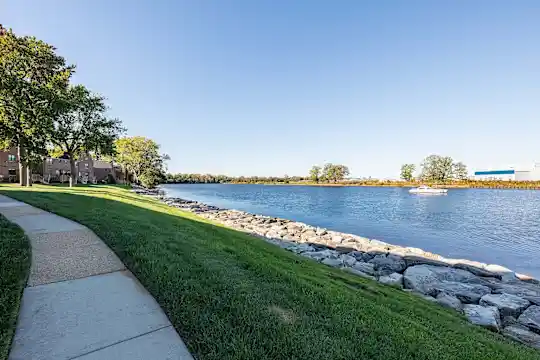 Stansbury Manor Apartments & Townhomes - Baltimore, MD - Photo 21