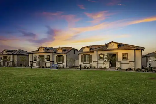 The Crofton - Phoenix, AZ - Photo 2