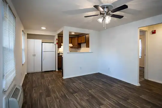 Windsor Court - Knoxville, TN - Photo 10