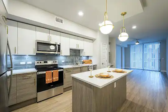 Treo Apartments - Fort Lauderdale, FL - Photo 2