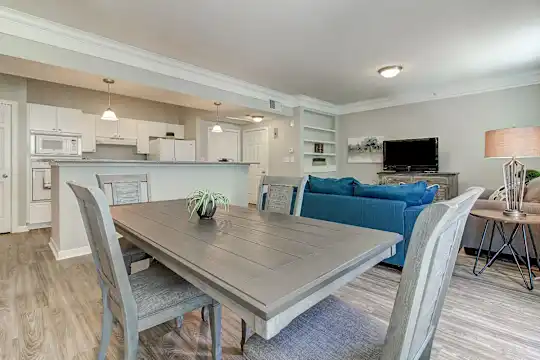 The Saulet Apartments - New Orleans, LA - Photo 18