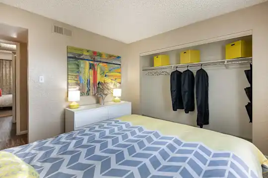 Camelback Cove Apartments - Phoenix, AZ - Photo 14