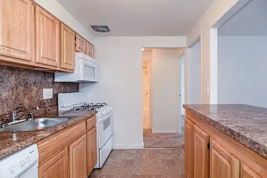 Park Crescent - Baltimore, MD - Photo 8
