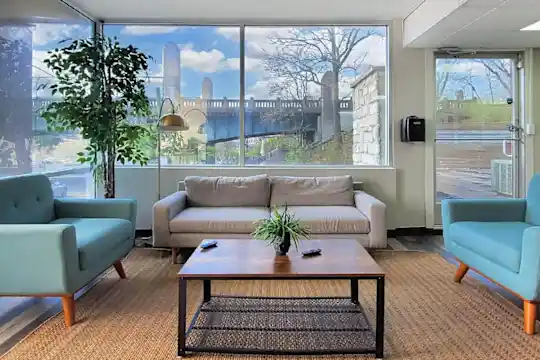 Tower One Apartments - Cincinnati, OH - Photo 4