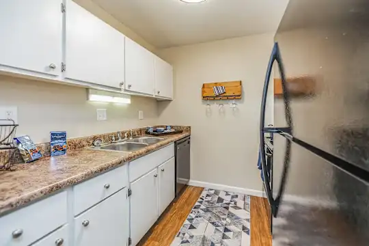 Summer Trace Apartments - Memphis, TN - Photo 21
