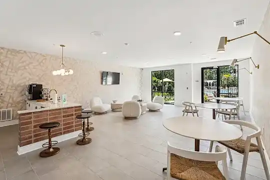 Tropia Luxury Apartments - Jacksonville, FL - Photo 16