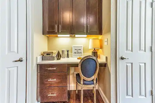 The Caruth Premier Townhome Apartments - Dallas, TX - Photo 6