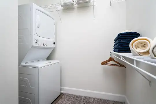 Skytop Apartments - Cincinnati, OH - Photo 10