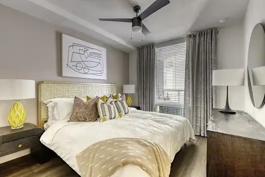 Ele - Dallas, TX - Photo 12