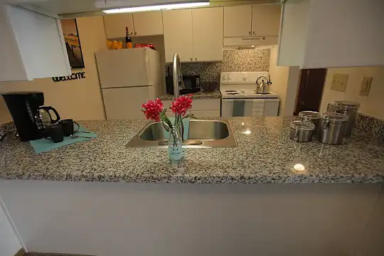 Van Horne Estates Apartments - El Paso, TX - Photo 40