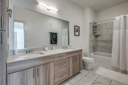 Eastlake Residences - Dallas, TX - Photo 7