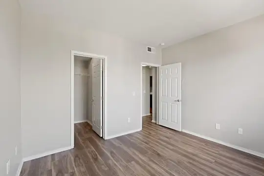 Pavona Apartments - San Jose, CA - Photo 16
