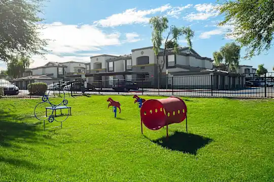 Tamarron - Phoenix, AZ - Photo 3