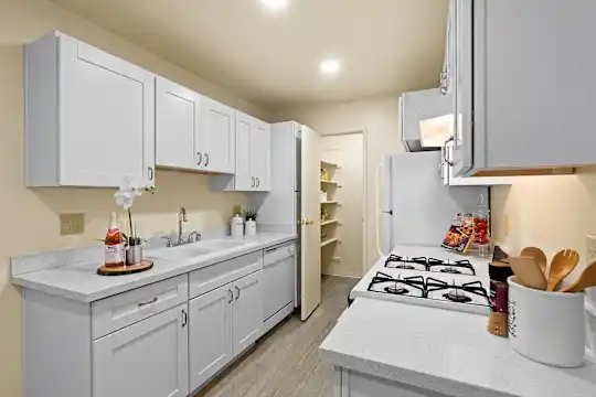 Plum Orchard Apartments - San Jose, CA - Photo 12
