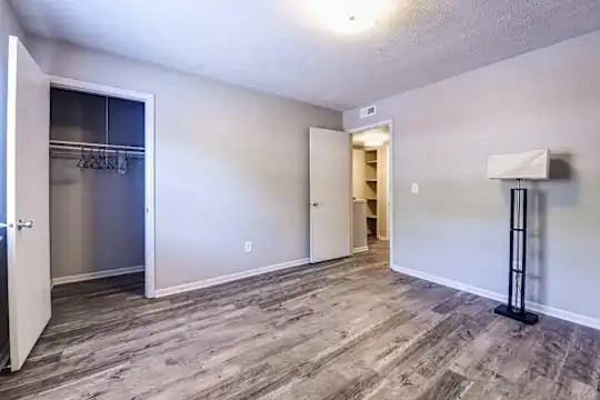 Timber Trail Apartments - Columbus, OH - Photo 7