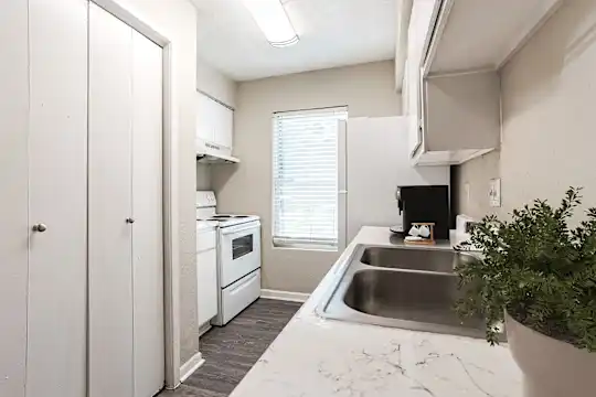 Magnolia Terrace - Houston, TX - Photo 10