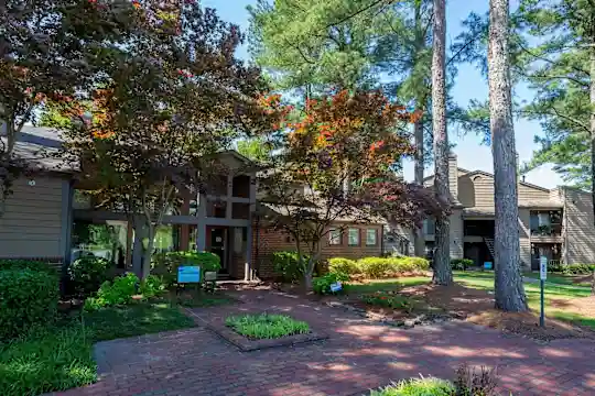 The Summit Apartments - Memphis, TN - Photo 21