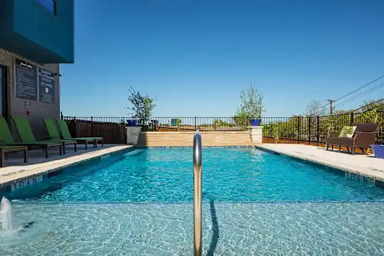 Magnolia At Lakewood - Dallas, TX - Photo 14