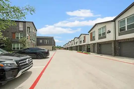 Eastlake Residences - Dallas, TX - Photo 12