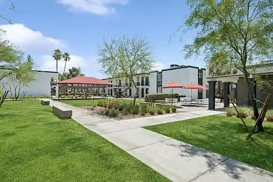 ReNew Biltmore - Phoenix, AZ - Photo 38