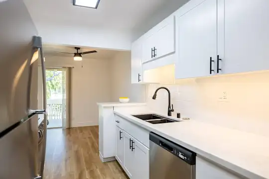 Summerwood Apartments - Santa Clara, CA - Photo 18
