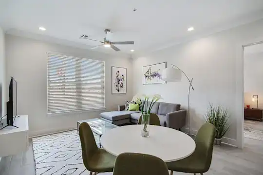 Parkway Apartments - New Orleans, LA - Photo 5