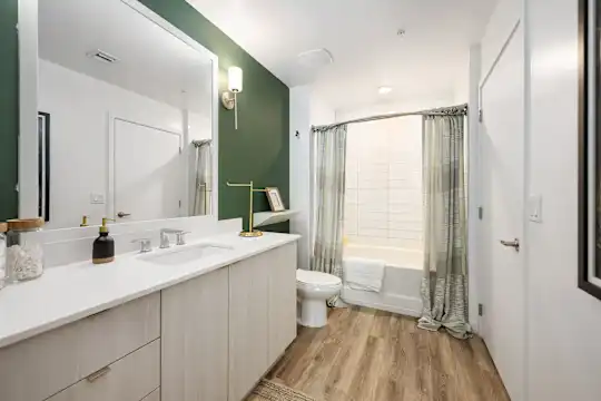 10X Fort Lauderdale - Fort Lauderdale, FL - Photo 10