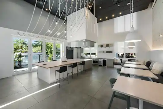 10X Fort Lauderdale - Fort Lauderdale, FL - Photo 24