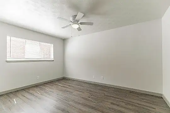 Colony House - Dallas, TX - Photo 15