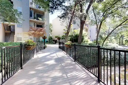 Oaks White Rock - Dallas, TX - Photo 18