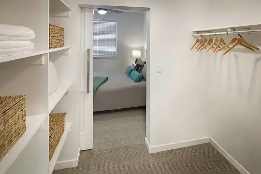 Pace Apartments - Las Vegas, NV - Photo 11