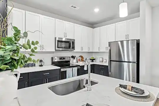 Accent Berkeley Place - Charlotte, NC - Photo 4