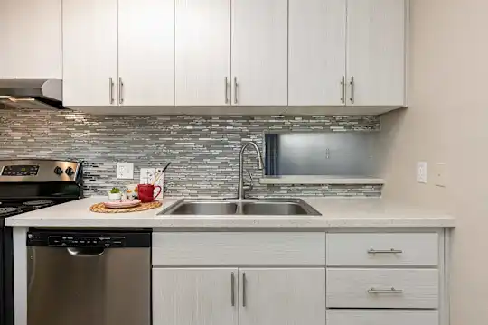 Arcadia Villa Apartments - Phoenix, AZ - Photo 6