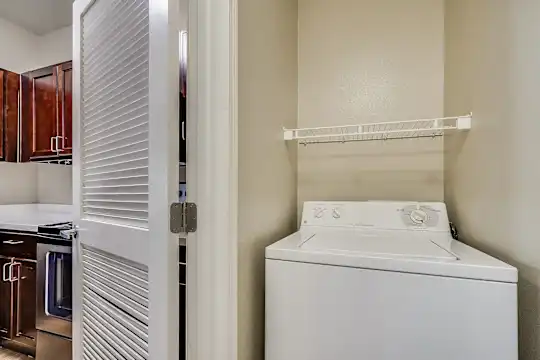Pavona Apartments - San Jose, CA - Photo 13