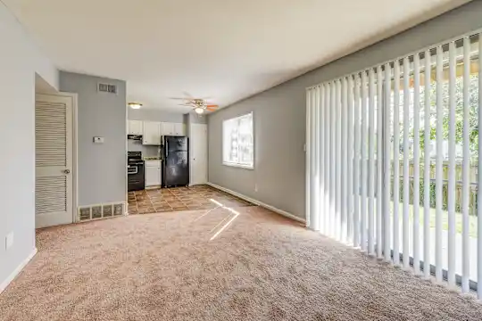 Essington Village - Columbus, OH - Photo 16