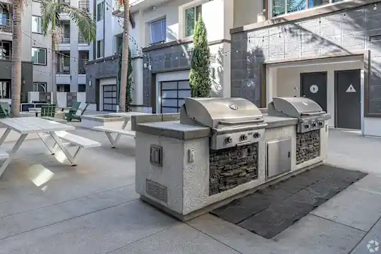 Metro Gateway Apartment Homes - Riverside, CA - Photo 6