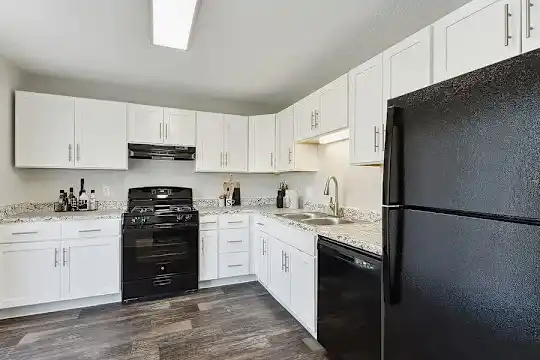 Parc at Creekside - Kansas City, MO - Photo 10