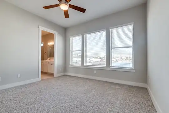 East Heights - Houston, TX - Photo 10