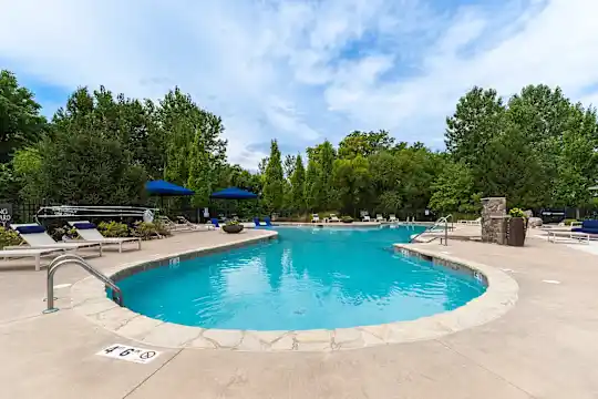 Riverstone Apartments - Kansas City, MO - Photo 17