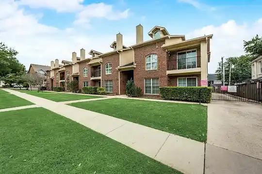 McFarlin Place Apartments - Dallas, TX - Photo 20