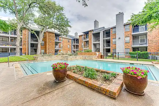 The Manhattan Apartments - Dallas, TX - Photo 23