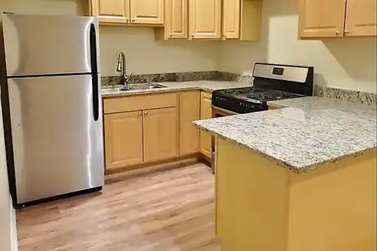 Commonwealth Apartments - Chicago, IL - Photo 1
