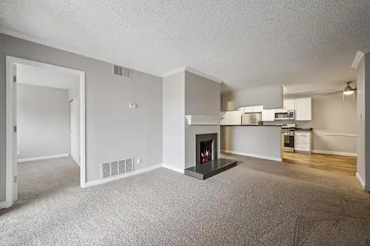 La Valencia Apartment Homes - Campbell, CA - Photo 10