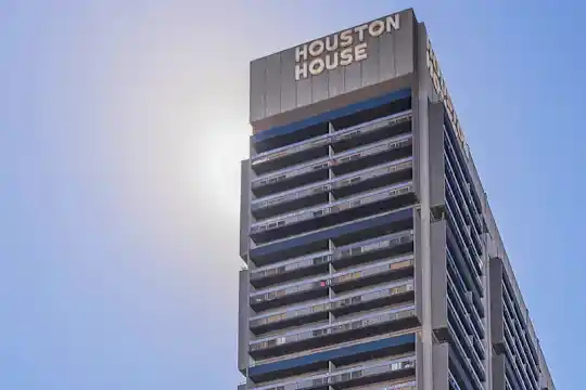 Houston House - Houston, TX - Photo 33