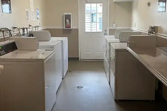 Capitol Ave Apartments - San Jose, CA - Photo 16