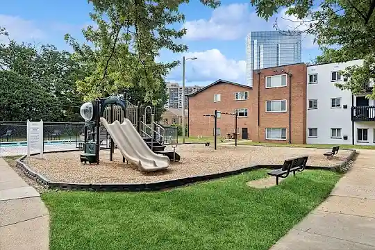 ReNew Alexandria - Alexandria, VA - Photo 12