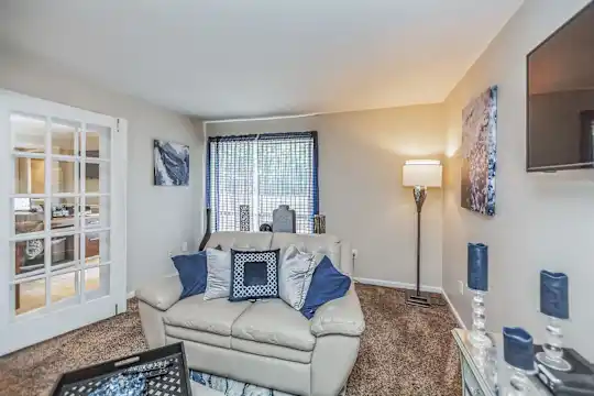 Summer Trace Apartments - Memphis, TN - Photo 18