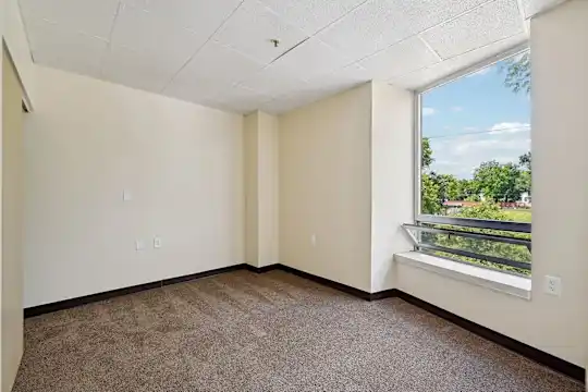 Franklin Park Apartments - Columbus, OH - Photo 8