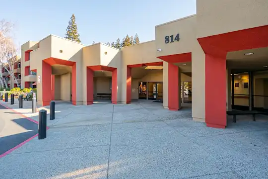 Redwood Senior - San Jose, CA - Photo 41