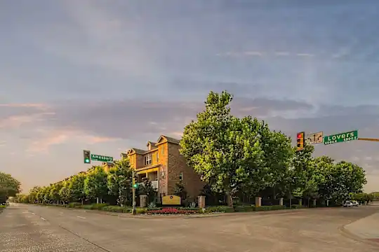 Grand Reserve - Dallas, TX - Photo 1